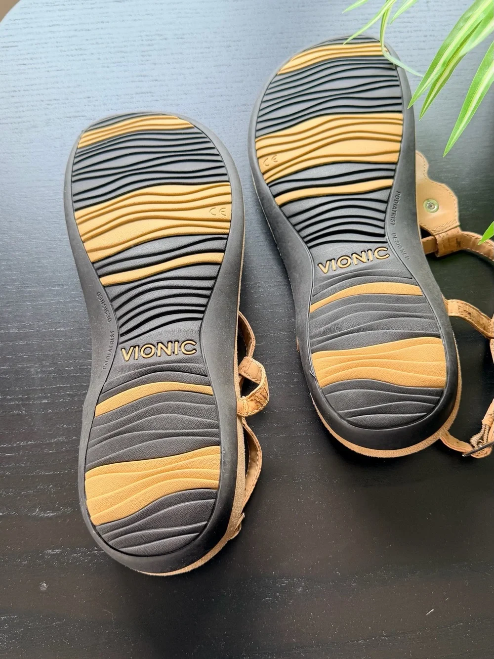 NEW Vionic Gold Tan Beaded T-Strap Sandals